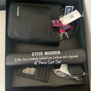 *Last Chance* Steve Madden purse and accessory set